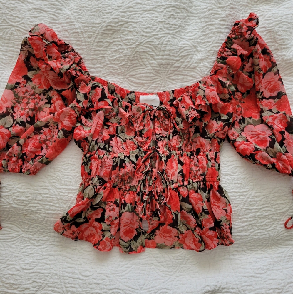 Sky to Moon short sleeve top